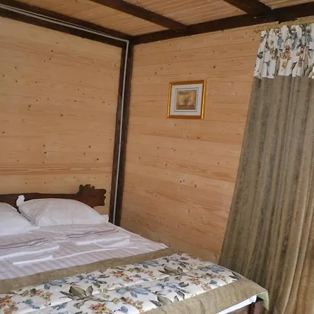 Shepit Karpat Chalet